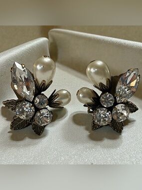 Vintage Juliana Style Crystal & Faux Pearl Floral Clip-On Earrings
